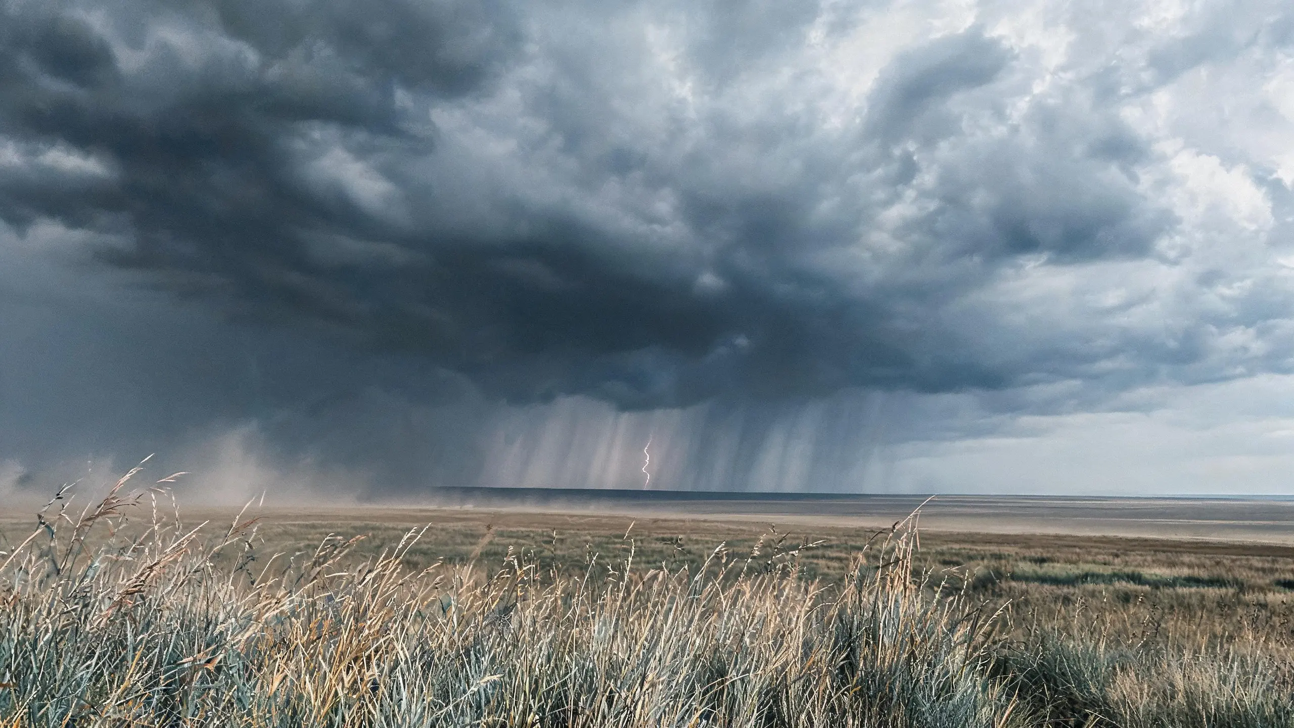 Aire — una tormenta sobre la llanura